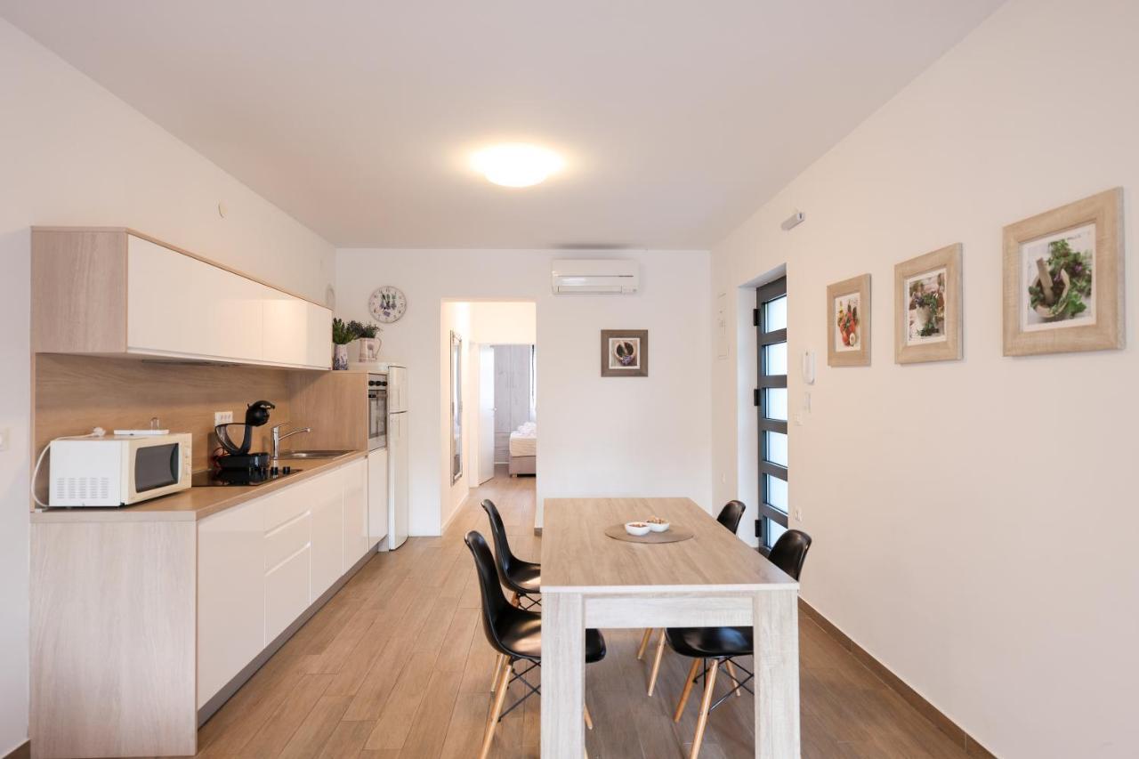 Mato Apartment *