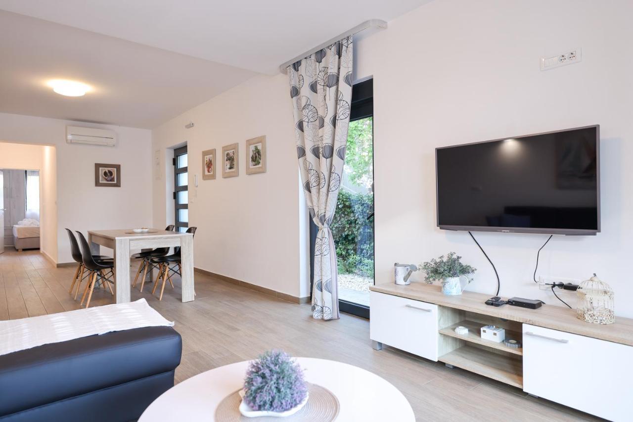 Mato Apartment *